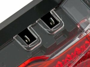 Axa achterlicht Riff steady auto batterij 80mm Rood|Transparant